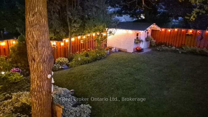 4162 Sutherland Crescent photo 40