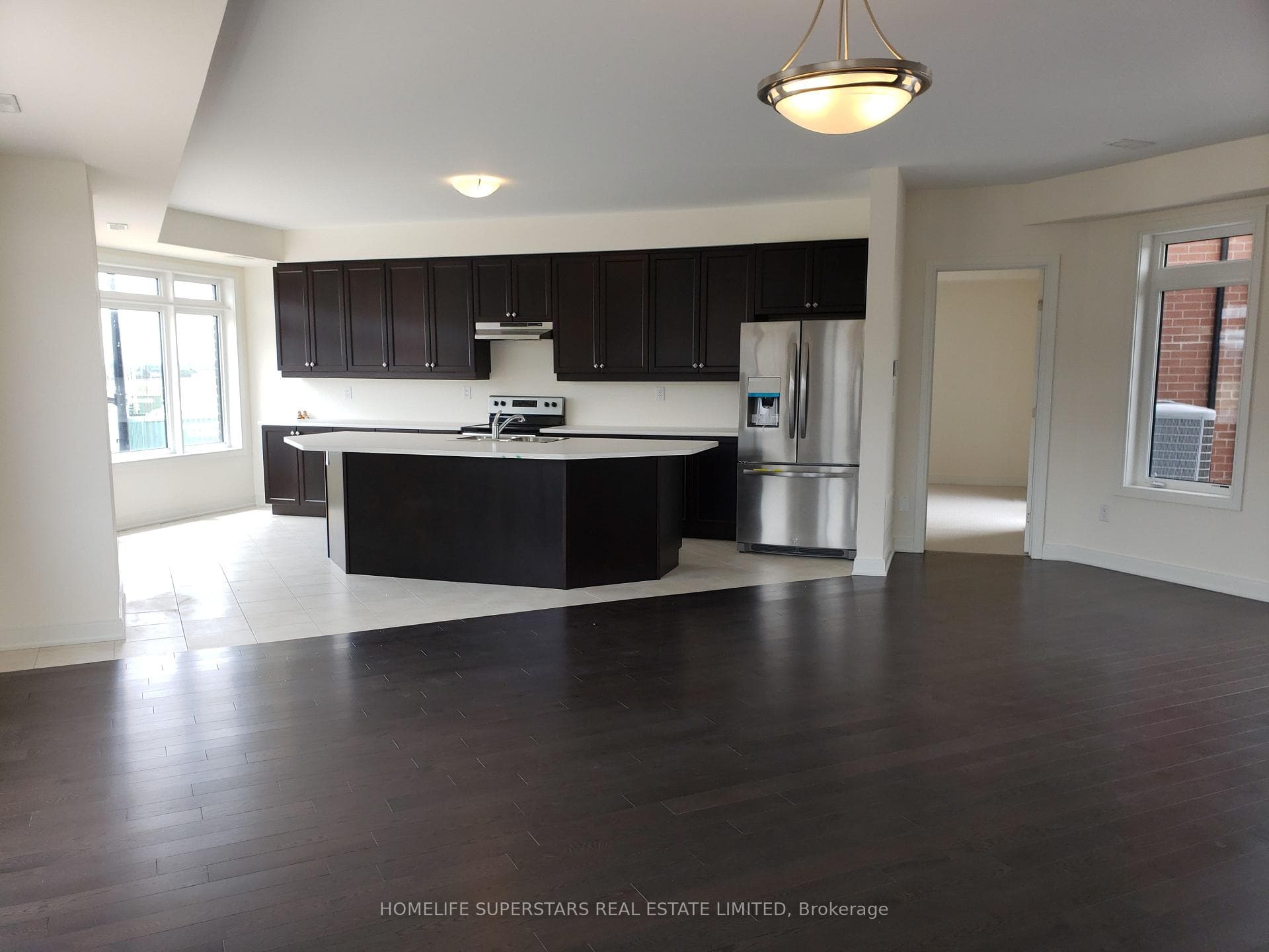 409 Veterans Drive photo 4
