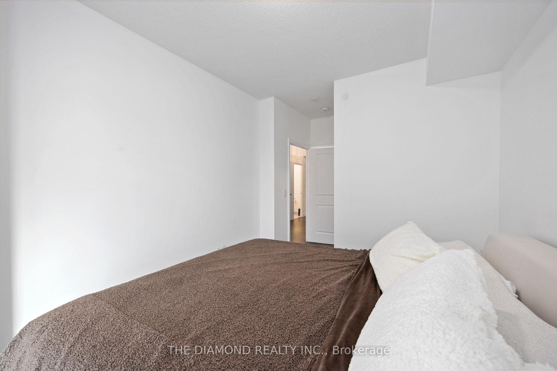 591 Sheppard Avenue Unit 312 photo 21