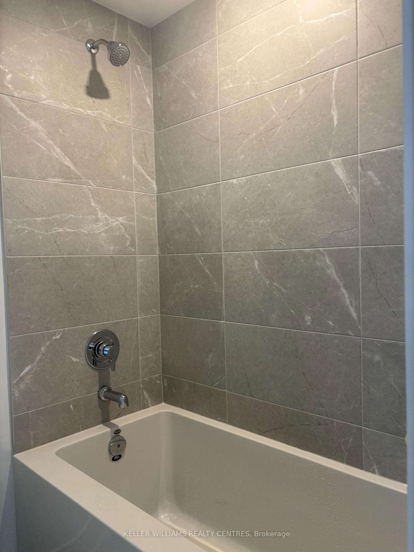 Deep Soaker Tub