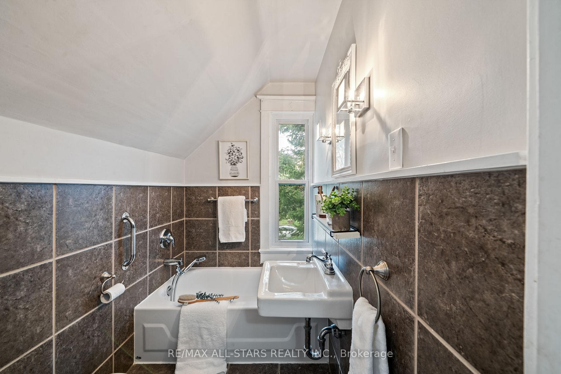 2 Henrietta Street photo 24