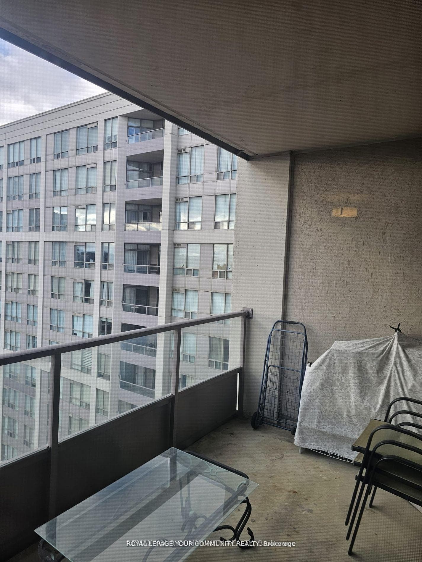 9017 Leslie Street Unit 1102 photo 10