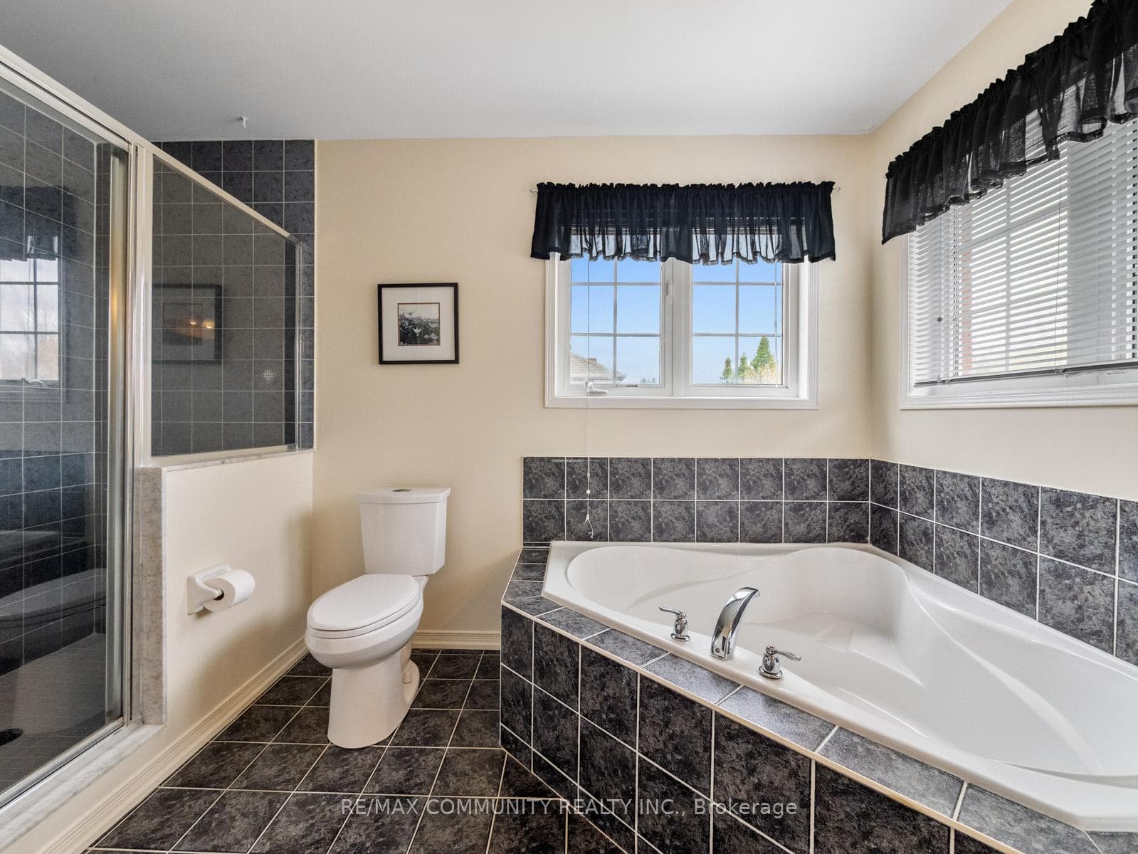 54 Morland Crescent photo 26