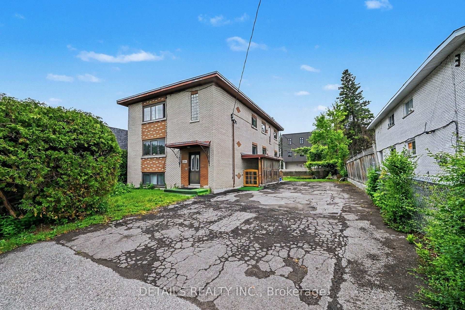 294 Donald Street photo 12