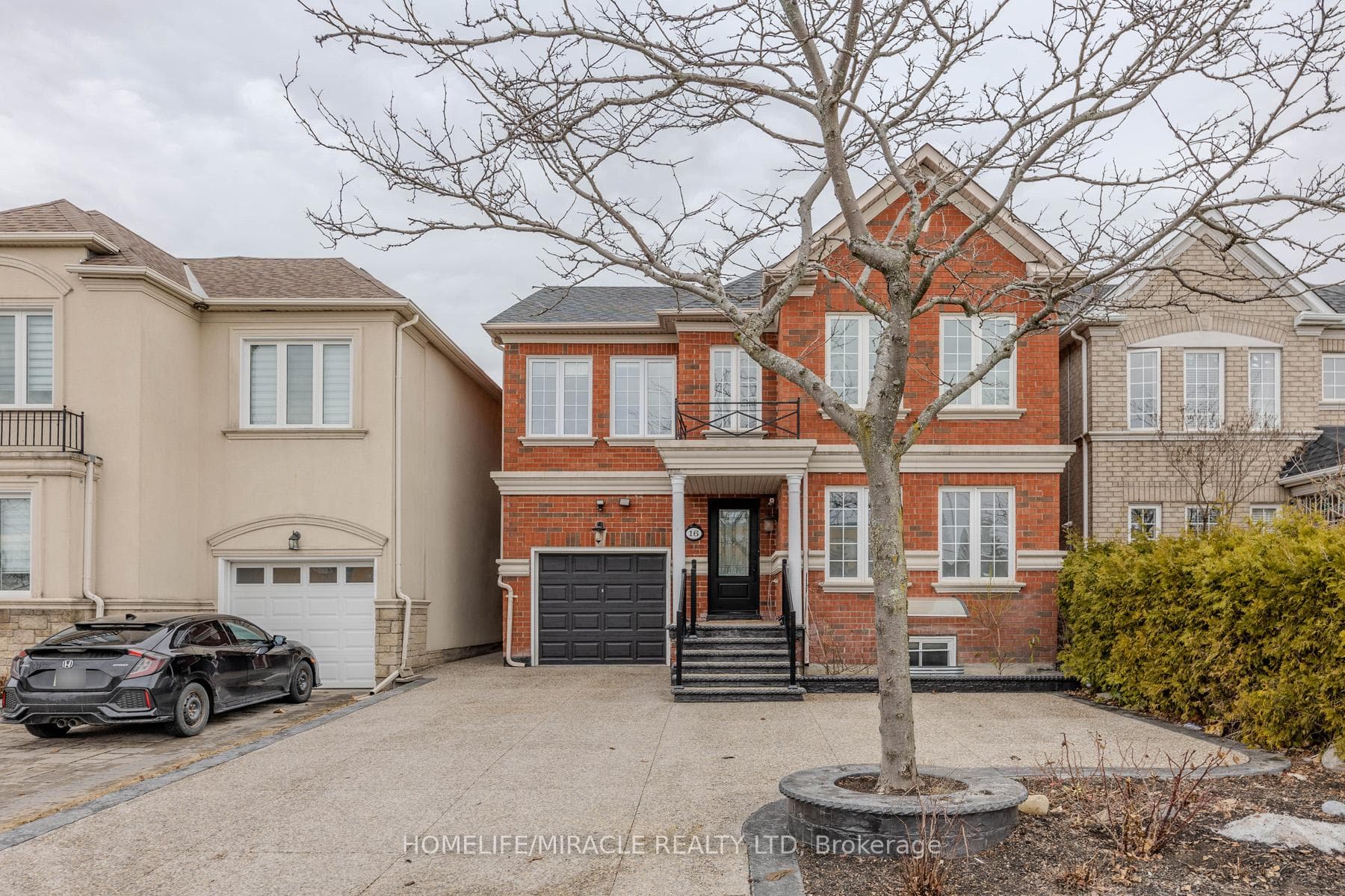 16 Batt Crescent photo 1
