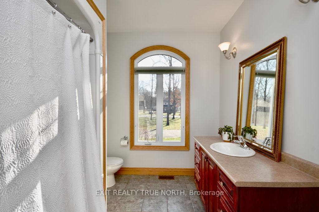 1524 Flos 8 Road photo 21