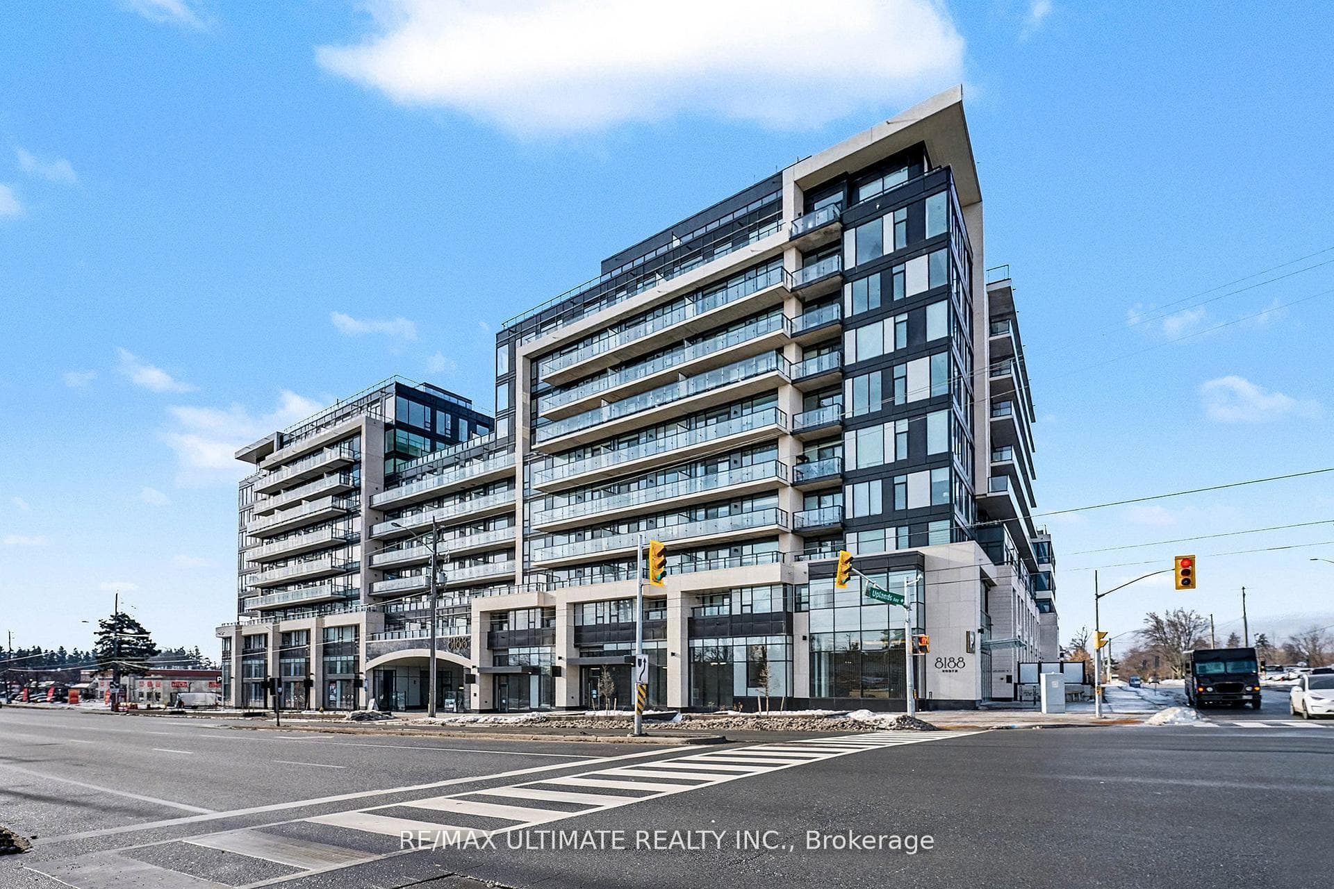 8188 Yonge Street Unit 727 photo 2