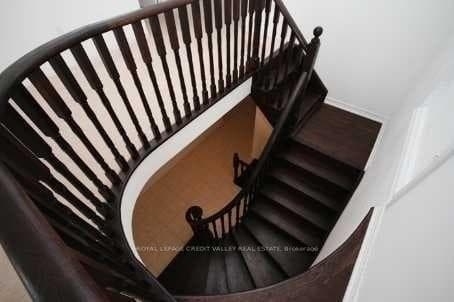 21 Newington Crescent photo 6