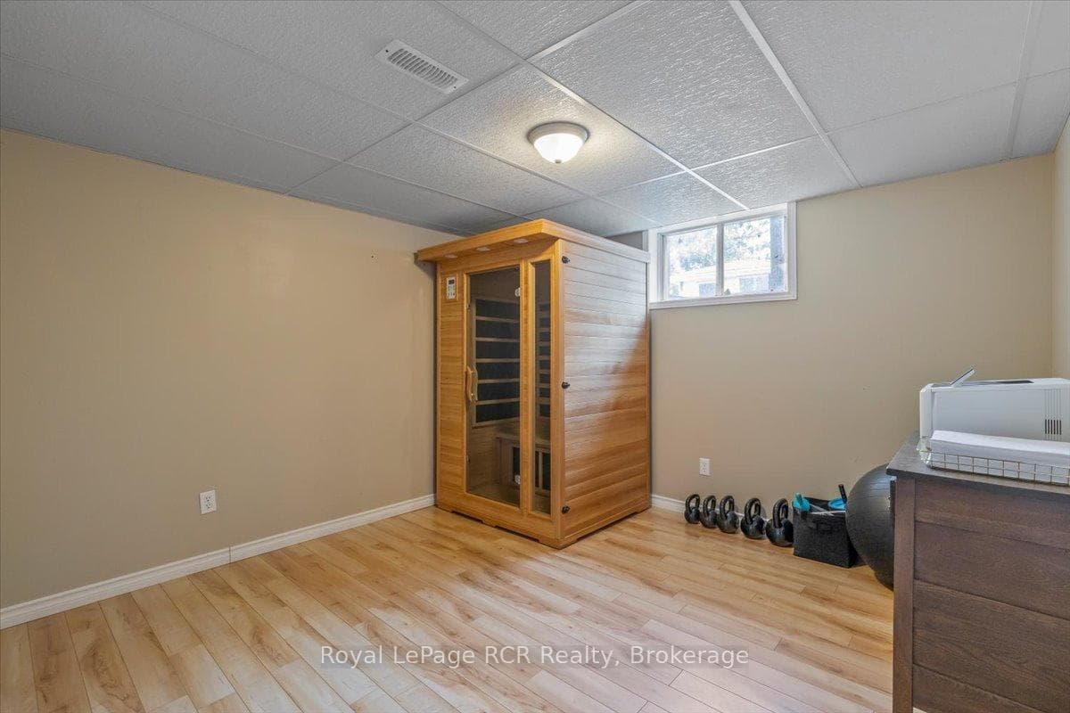 651 19th Avenue photo 23