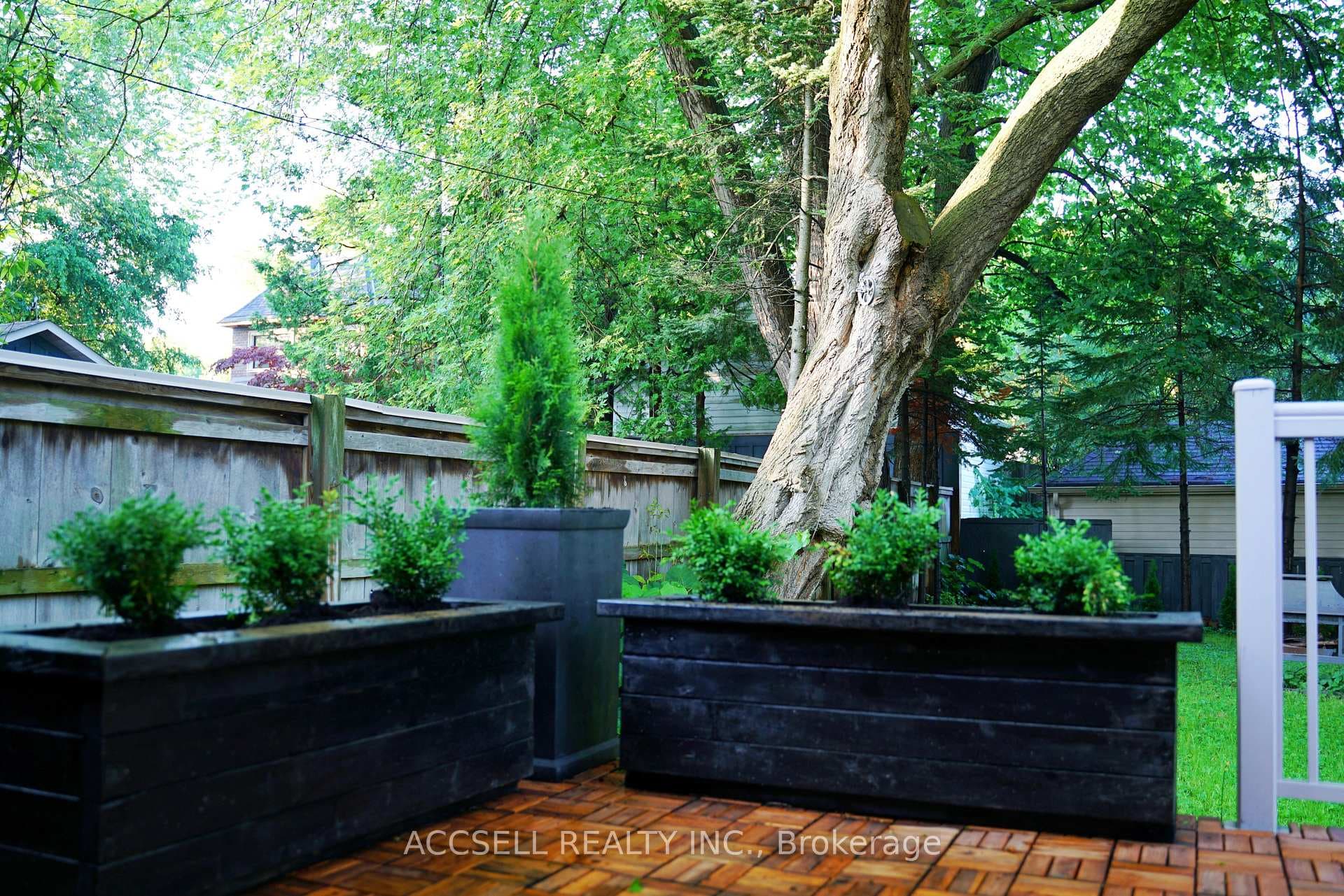 1069 Dixie Road photo 7