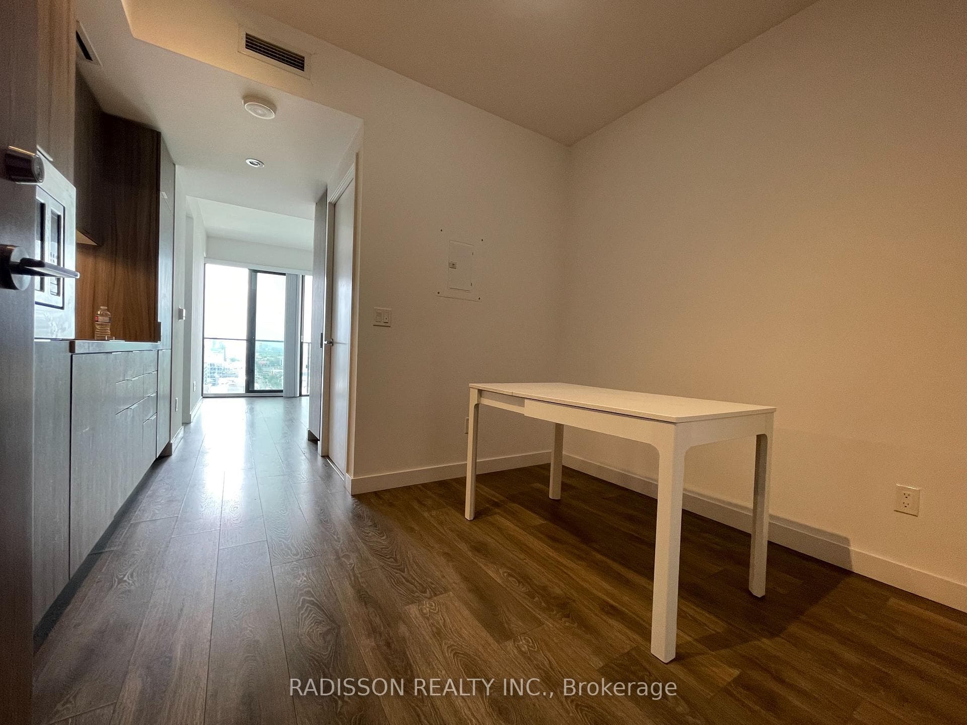 215 Queen Street Unit 1602 photo 4