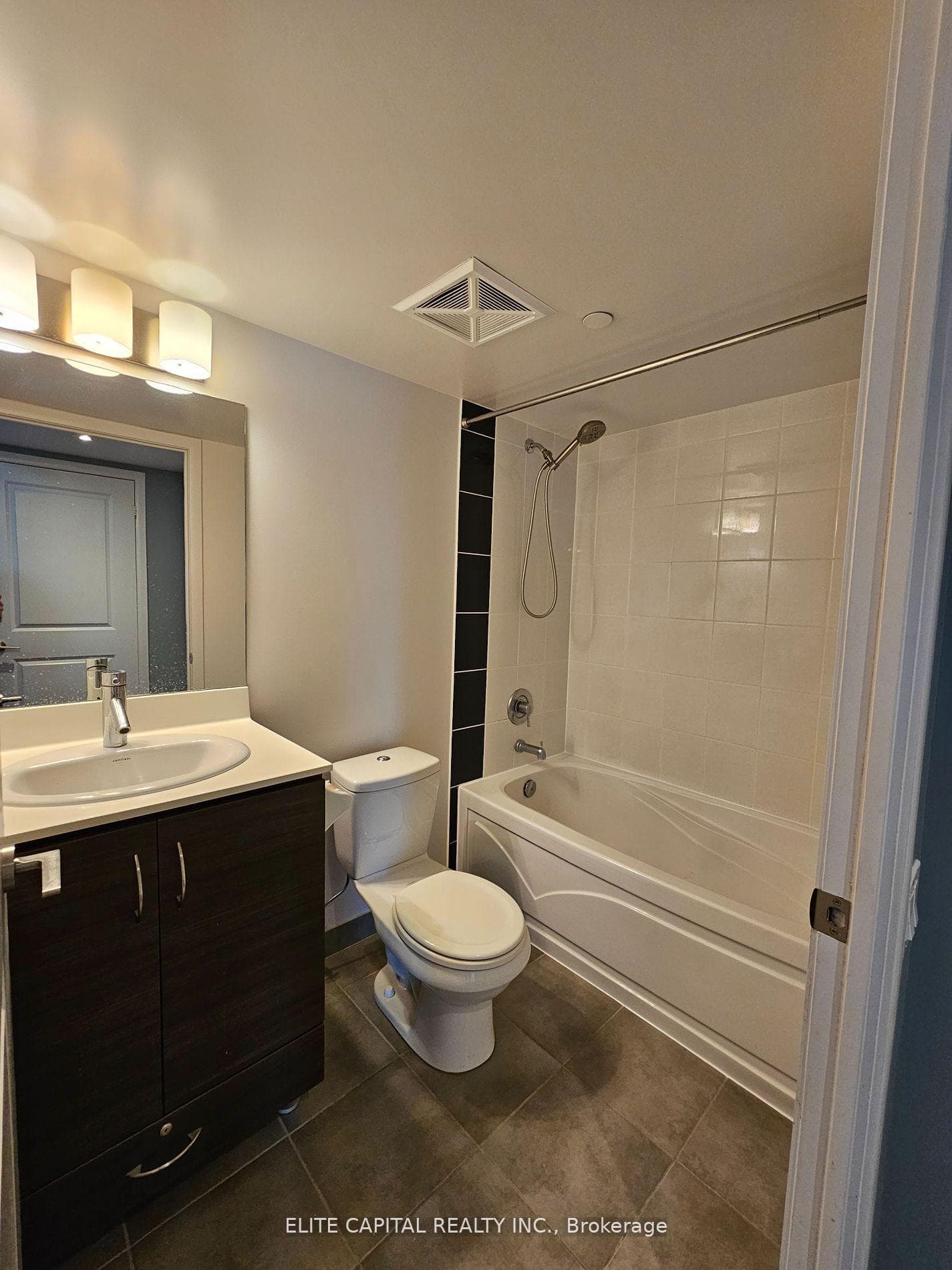 5168 YONGE Street Unit 810 photo 6