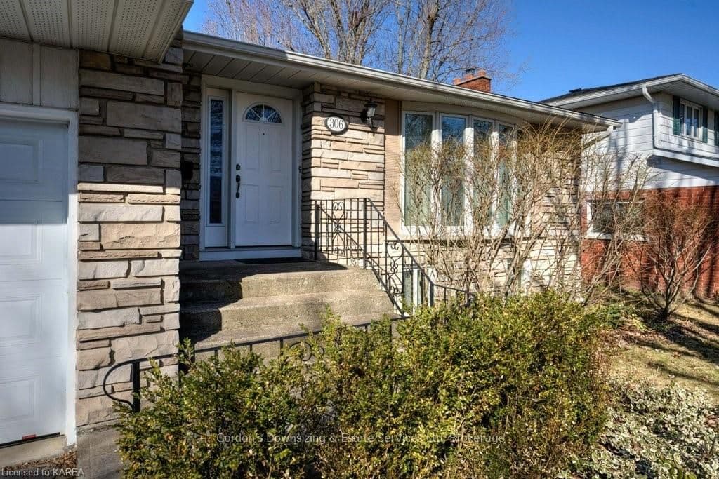 306 AVENUE Road photo 3