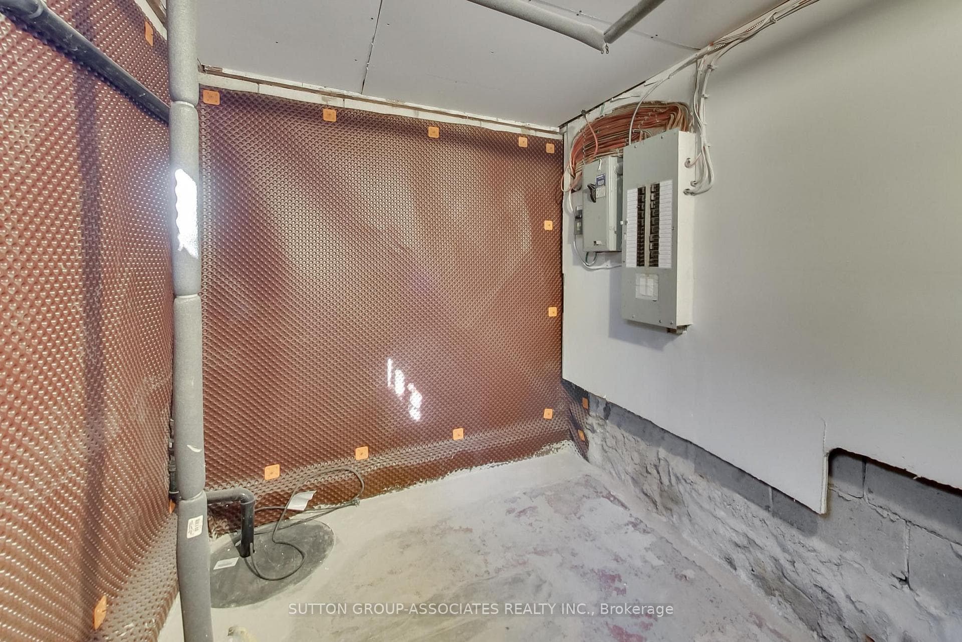 175 Earlsdale Avenue photo 40