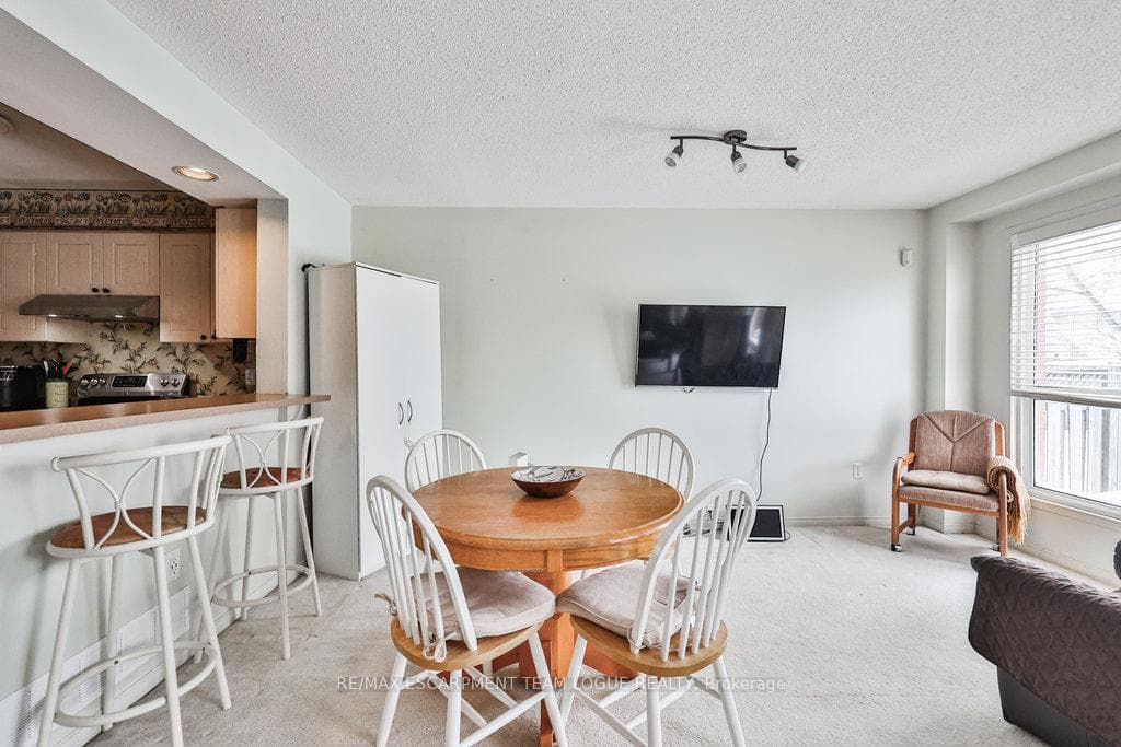 12 King William Court photo 13