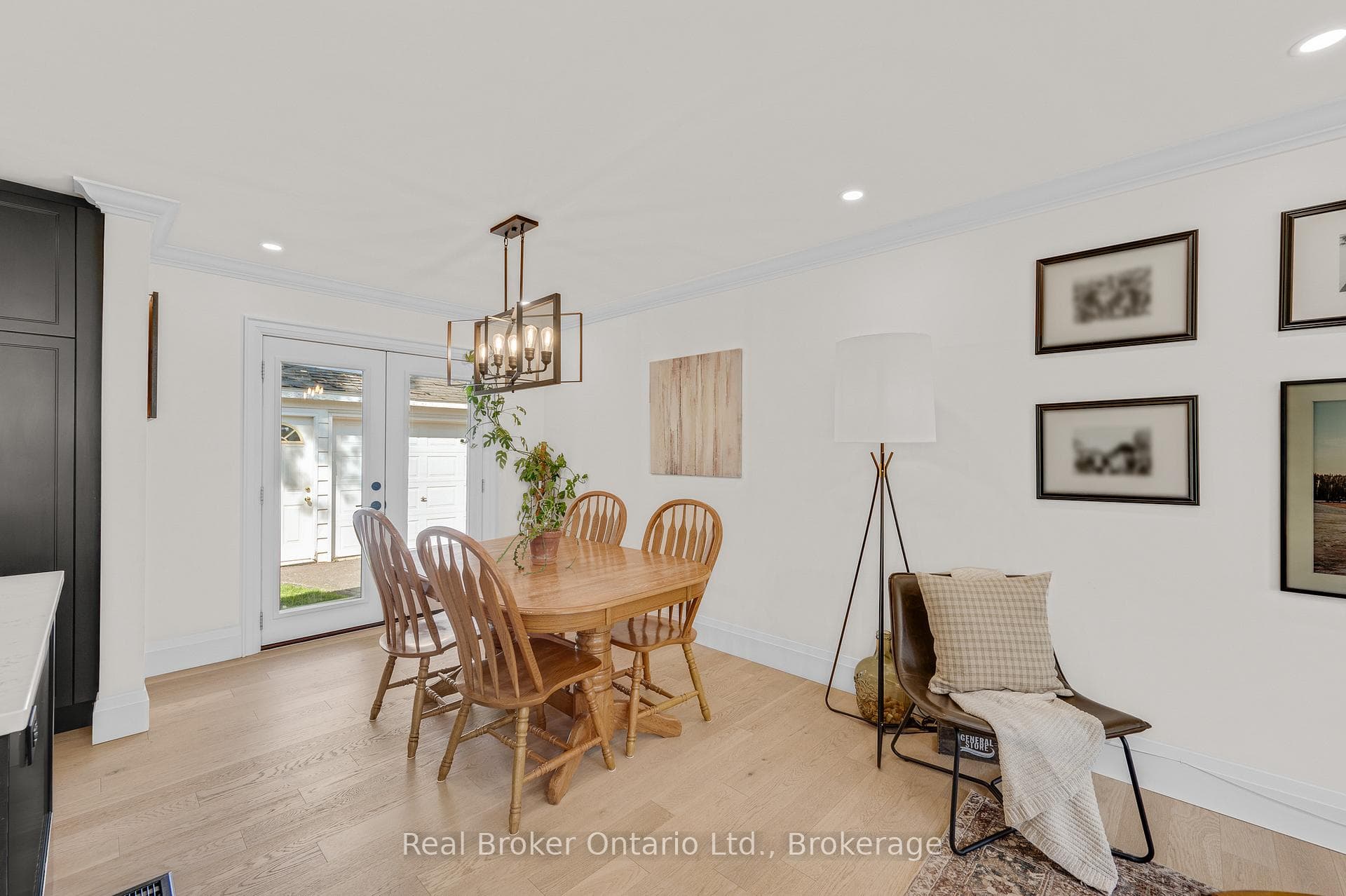 377 Duncombe Drive photo 10