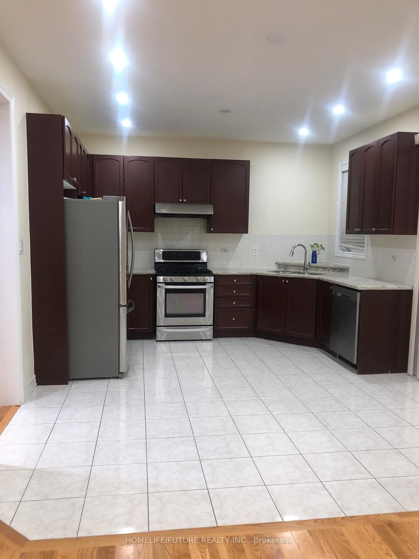 81 Bernbridge Road Unit Main photo 3