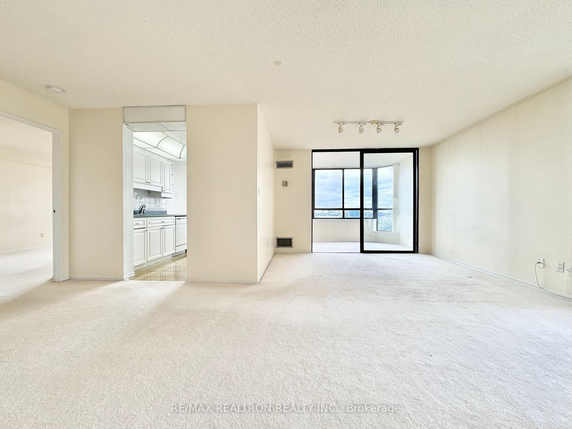 75 Bamburgh Circle Unit 1228 photo 12