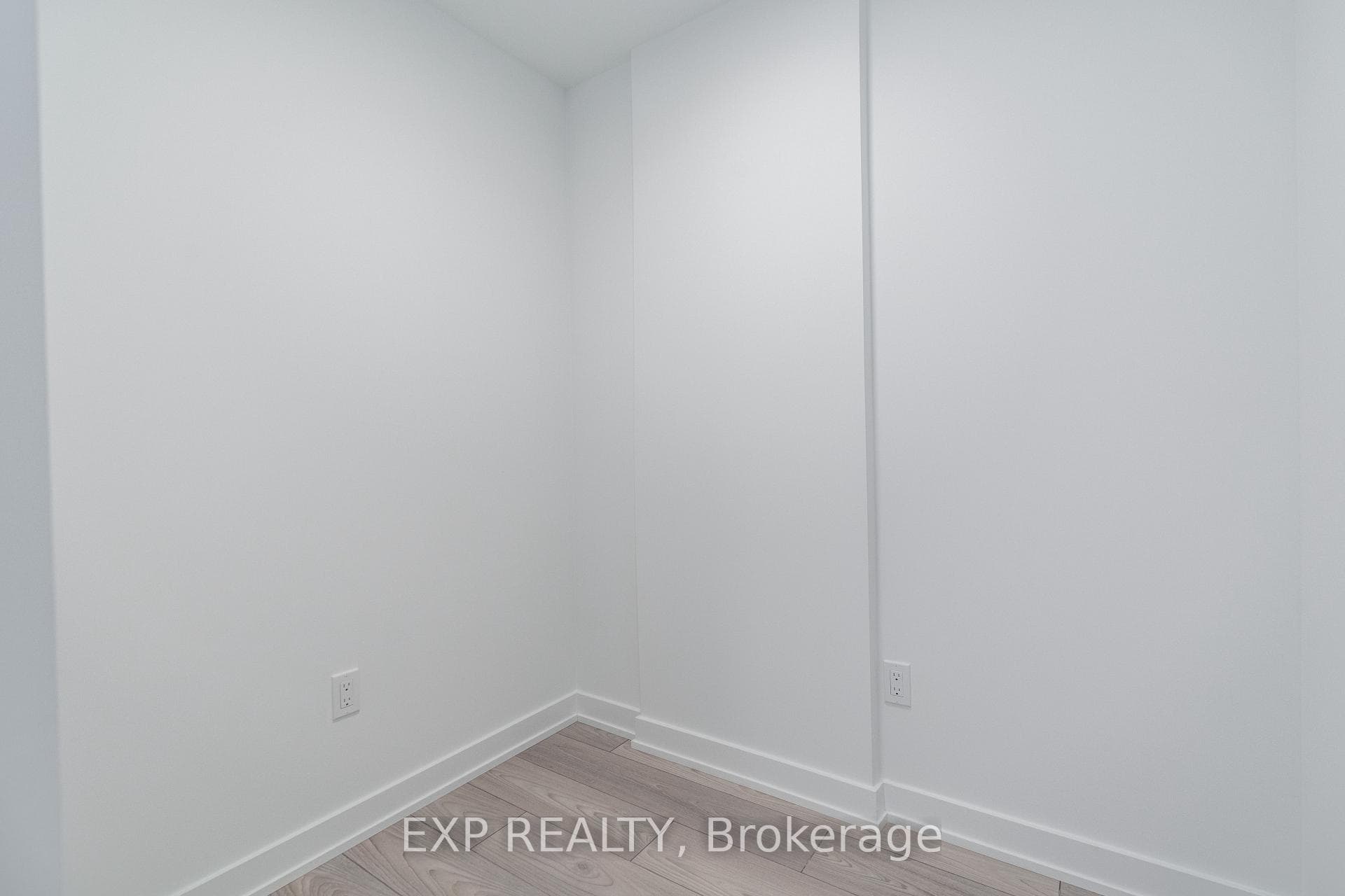 1007 The Queensway N/A Unit 508 photo 6