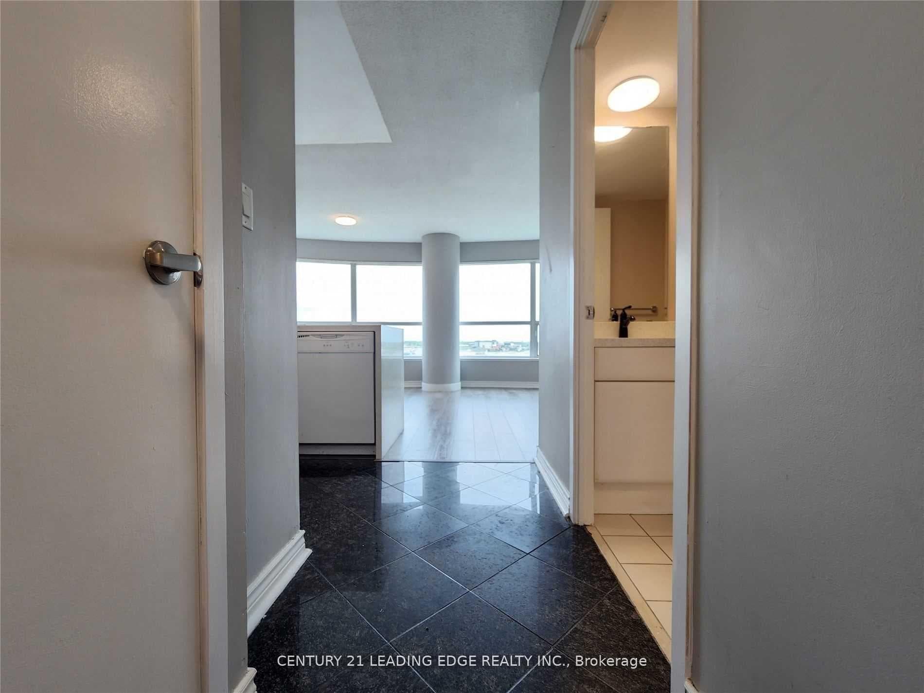 38 Lee Centre Drive Unit 1205 photo 3