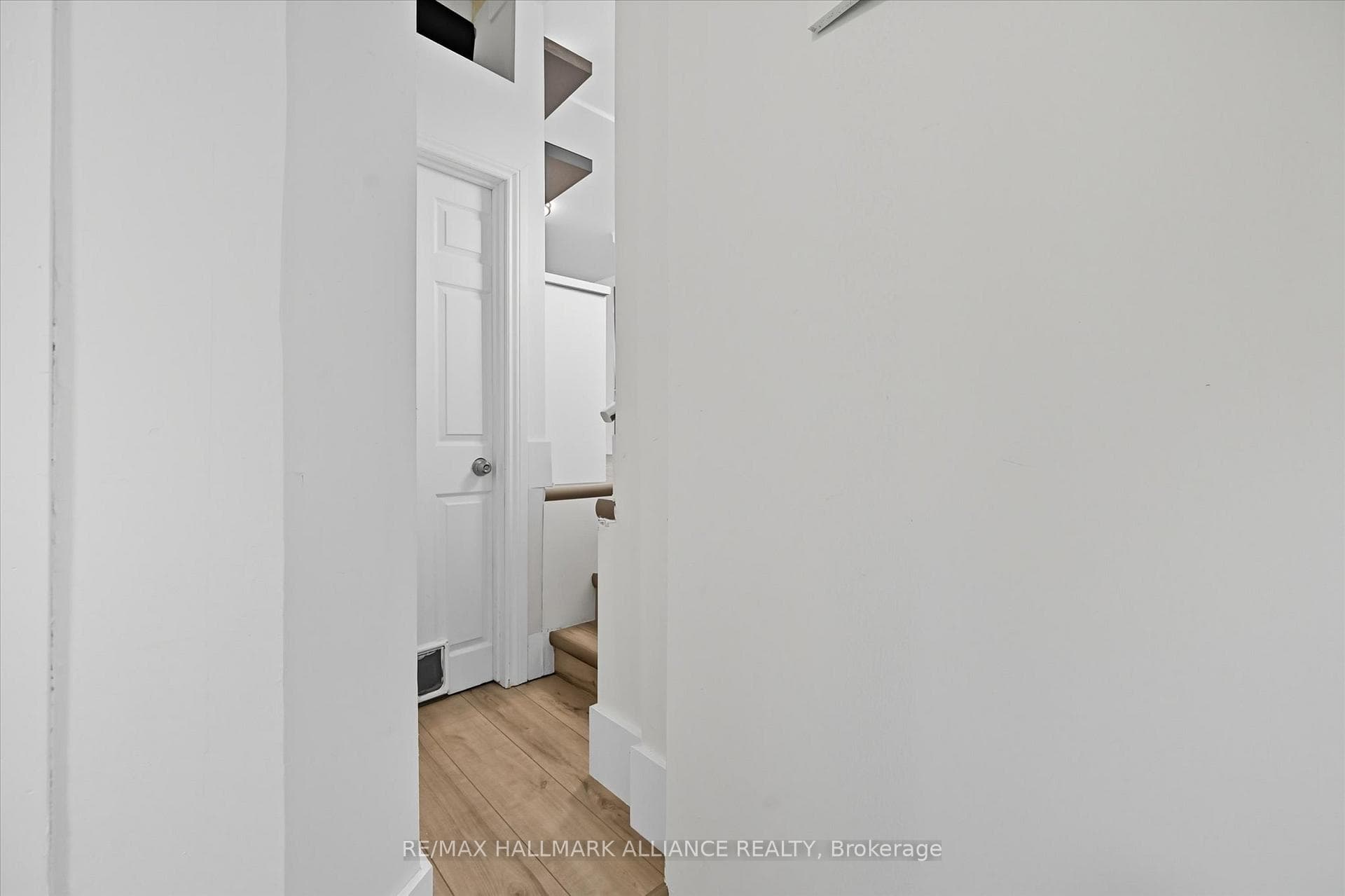 4652 Sixth Avenue photo 28