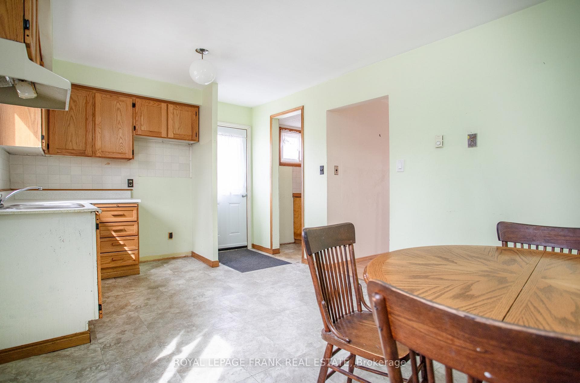 1120 King Street photo 11