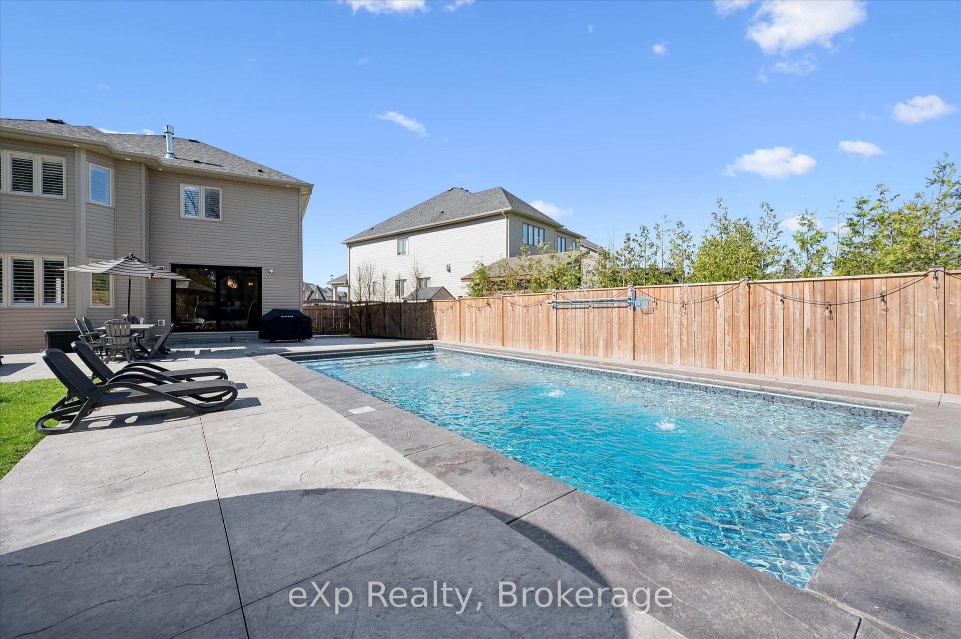 121 McFarlane Crescent photo 44