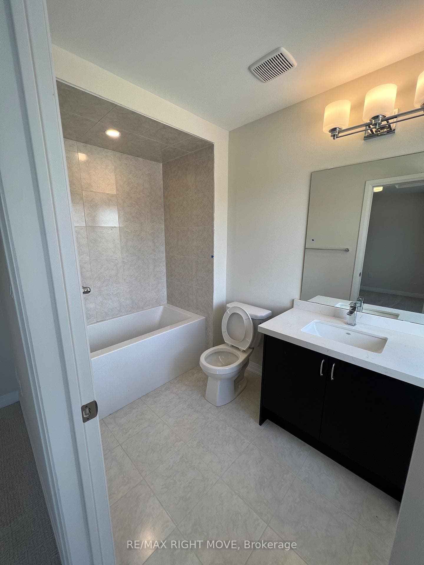 3701 Quayside Drive photo 5