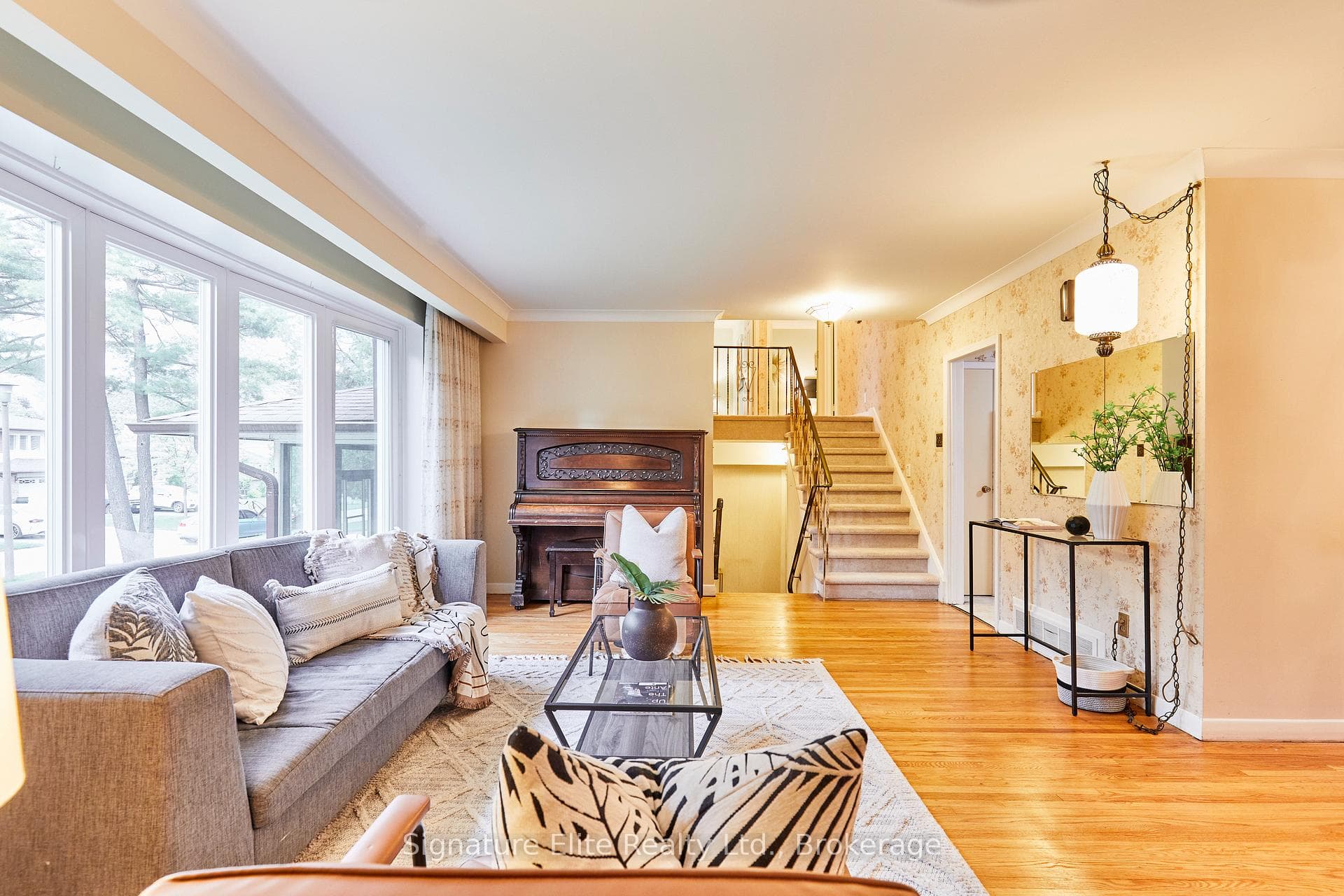 53 Regency Square photo 4