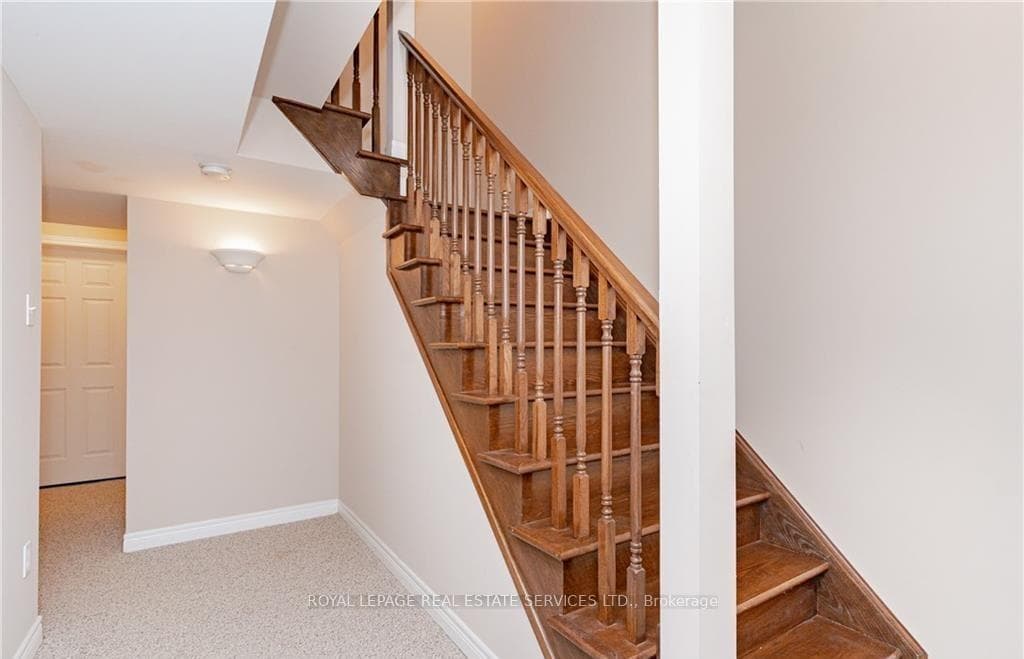 2085 Tovell Drive photo 30