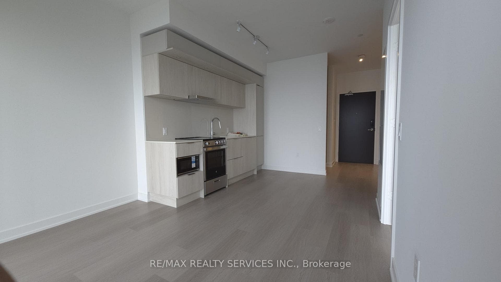 448 Burnhamthorpe Road Unit 519 photo 2