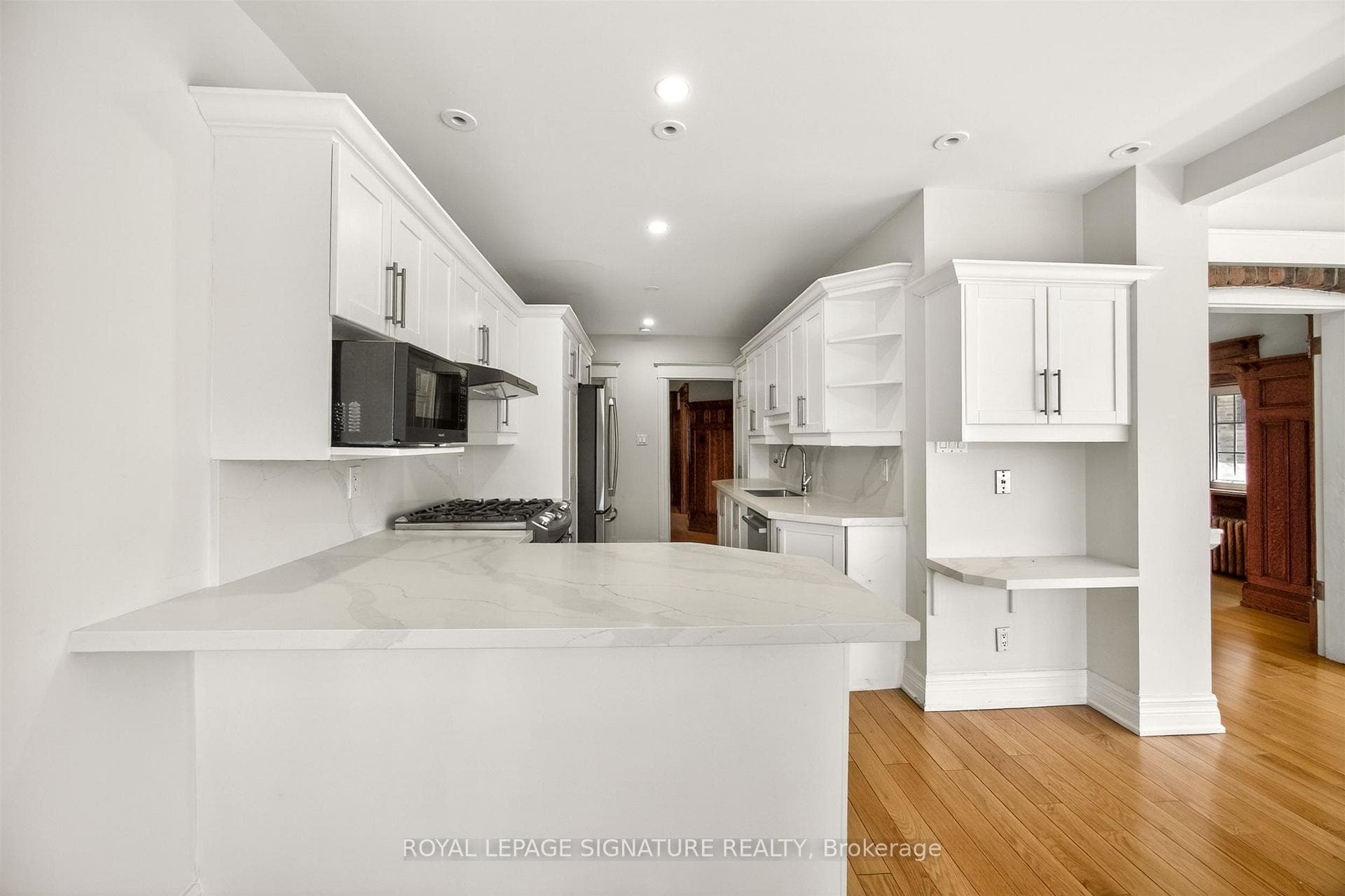 426 Armadale Avenue photo 18