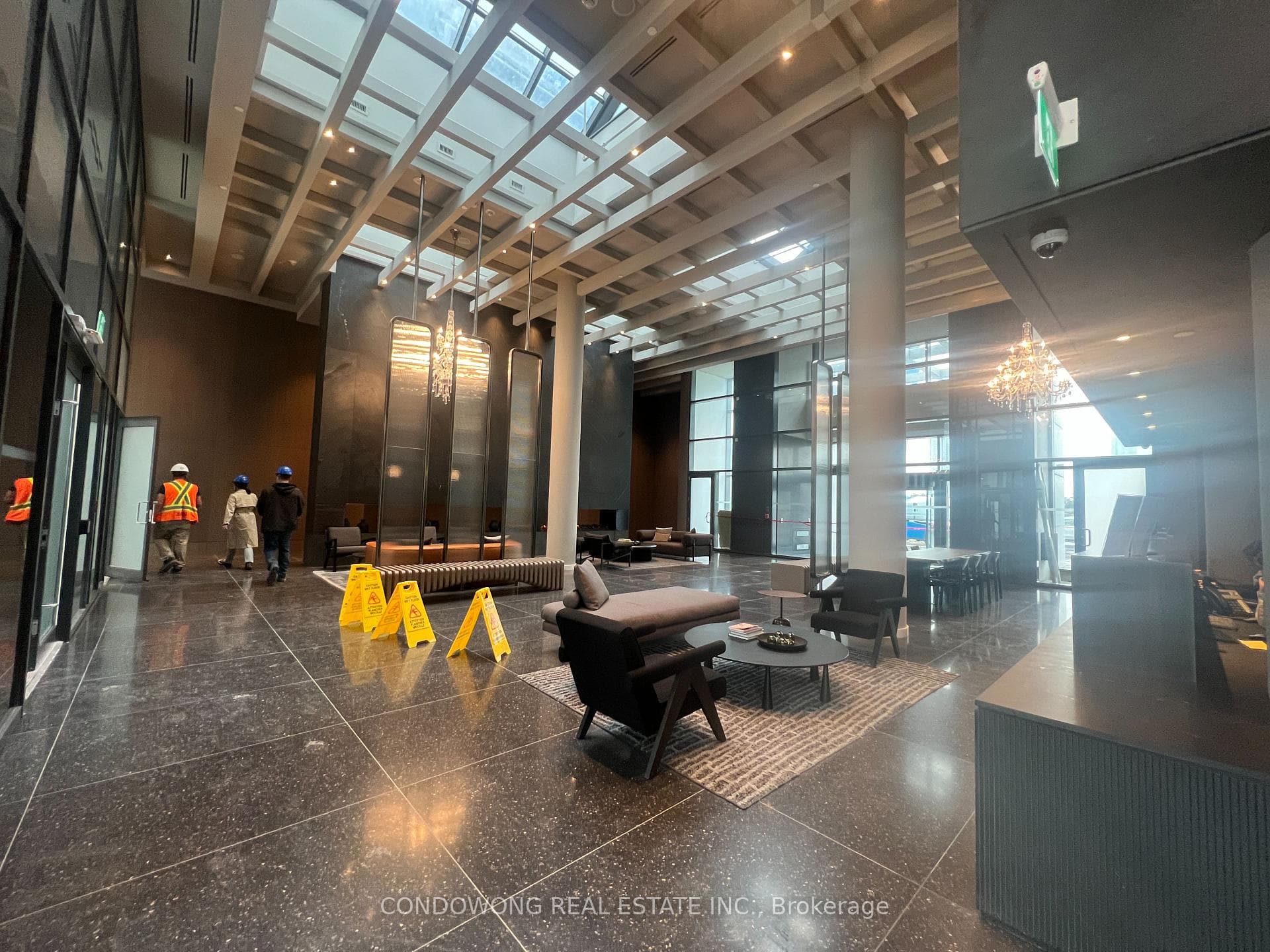 8 Interchange Way Unit 2210 photo 20