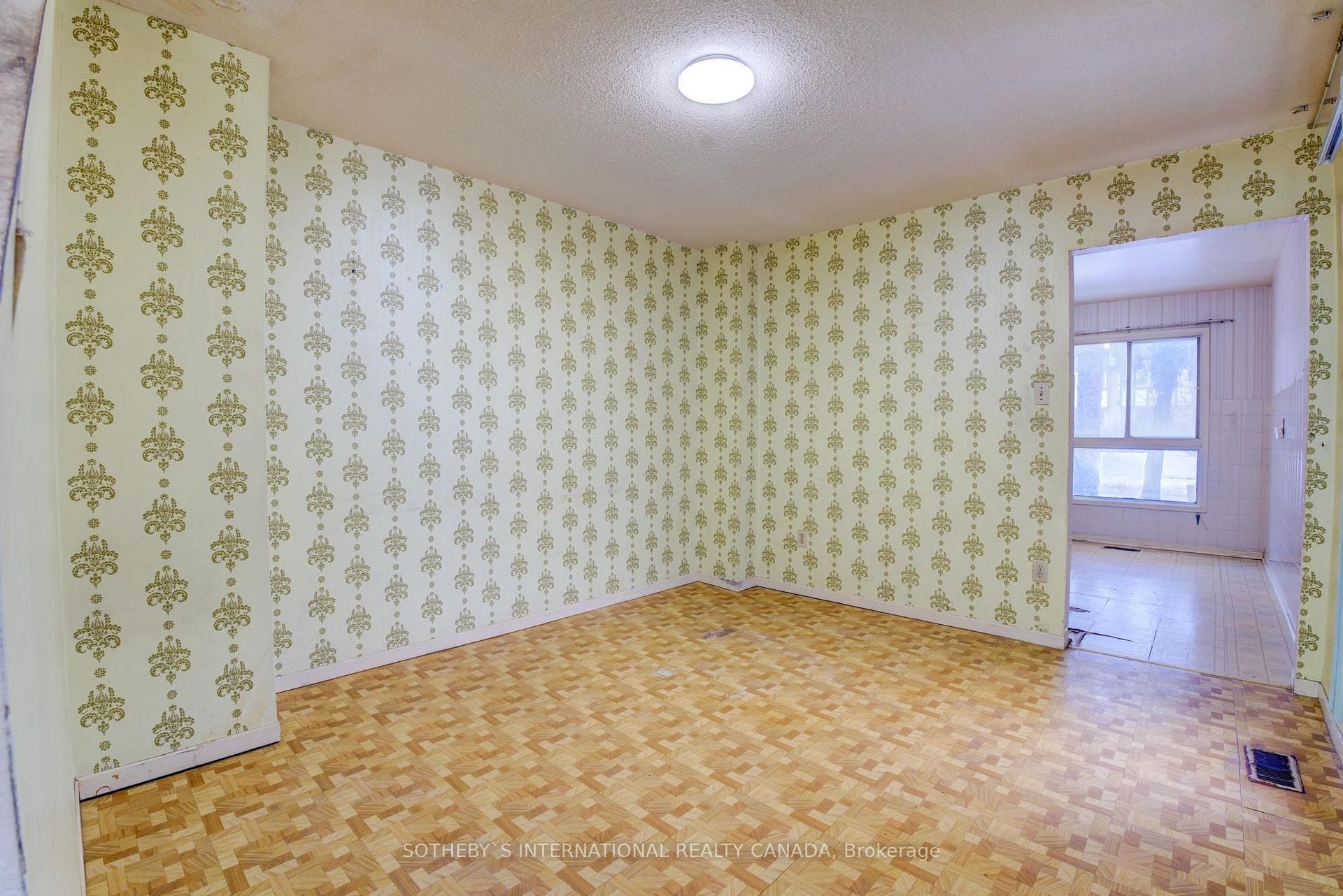123 Burrows Hall Boulevard Unit 5 photo 6