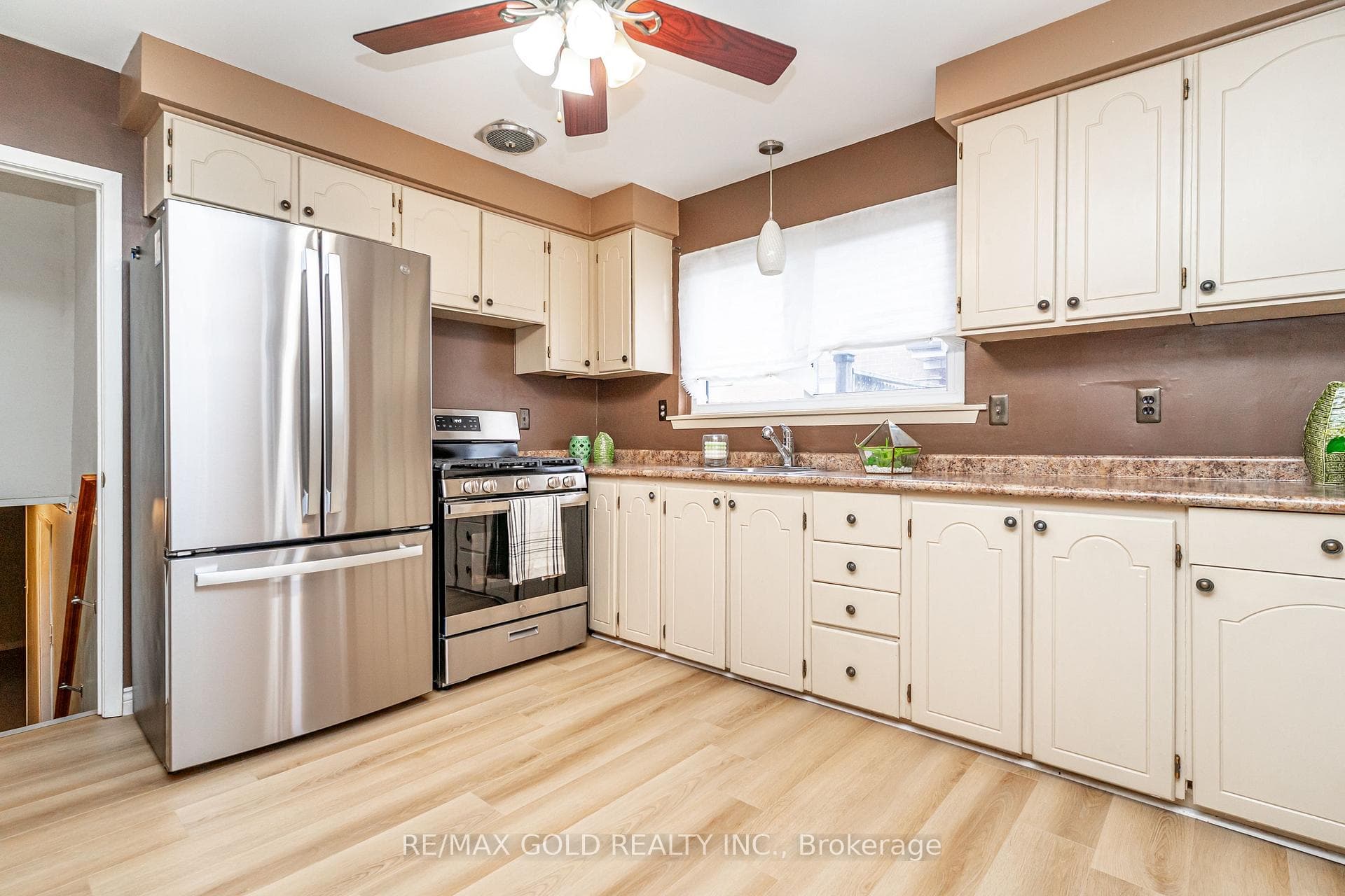 13 Cathcart Crescent photo 15