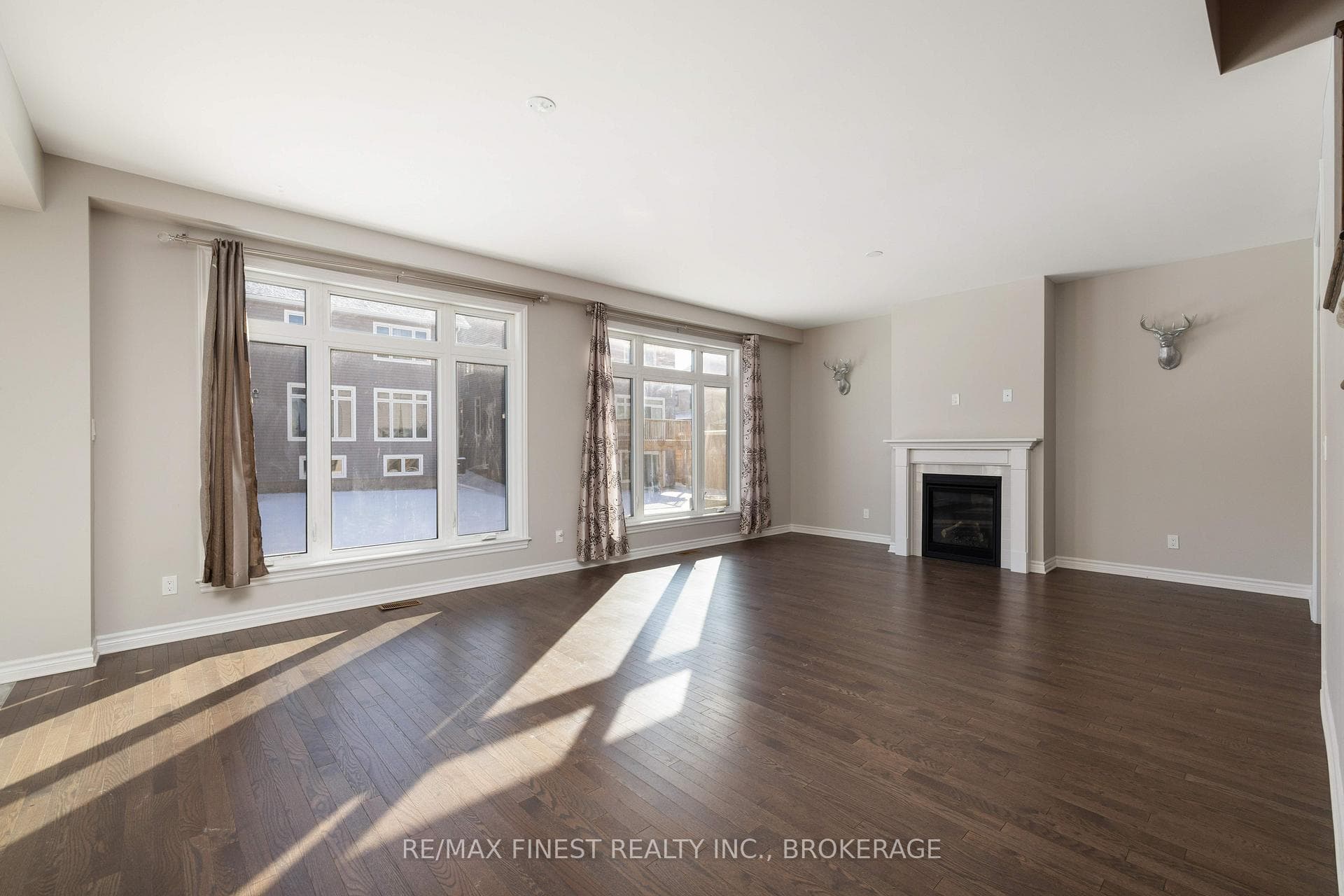 1239 Waterside Way photo 8