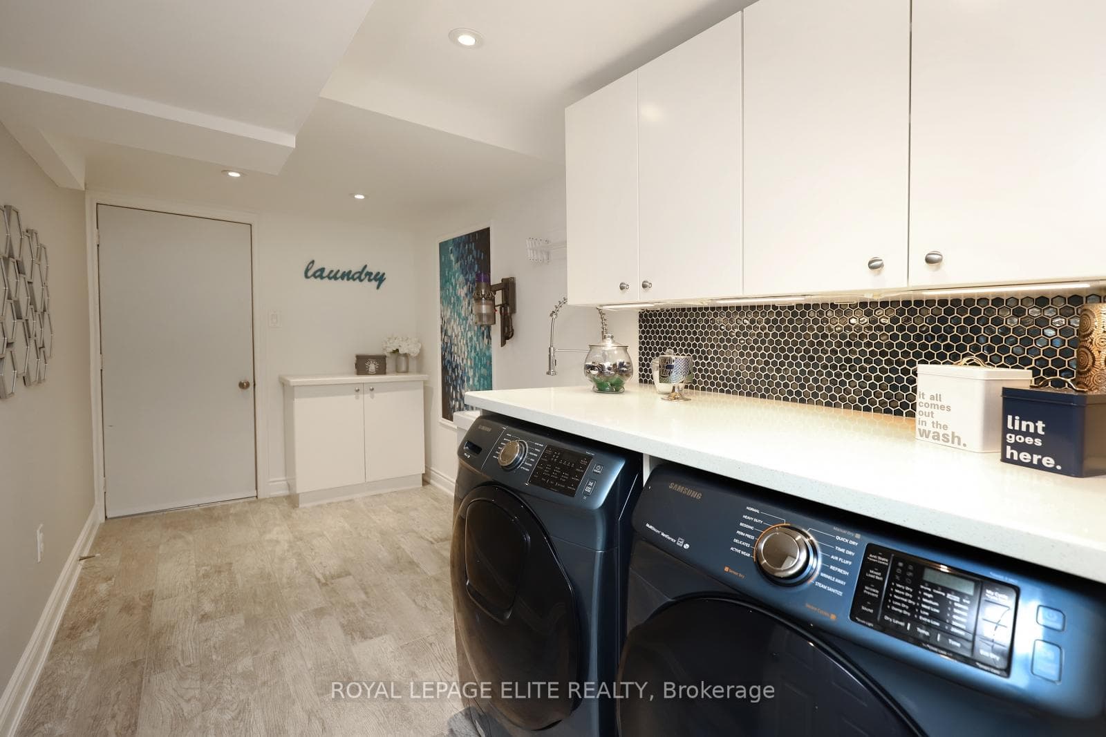 5329 Roadside Way photo 32