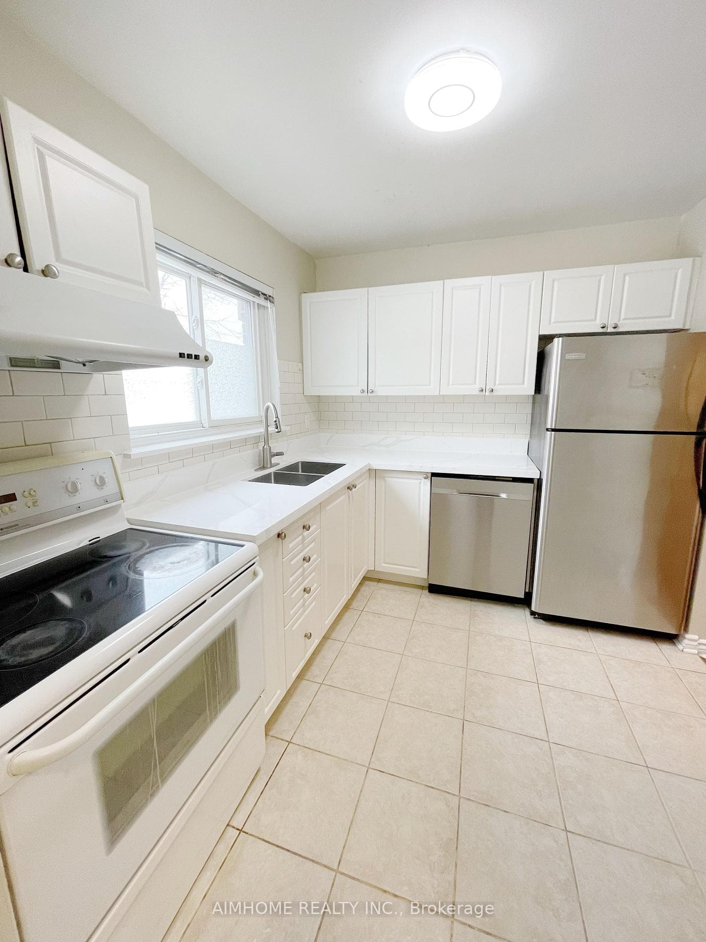 53 Godstone Road Unit 119 photo 2