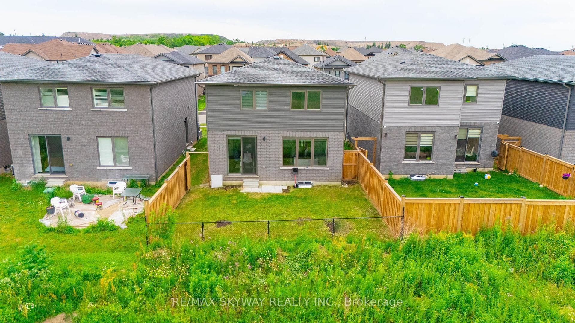 20 Bedrock Drive photo 29
