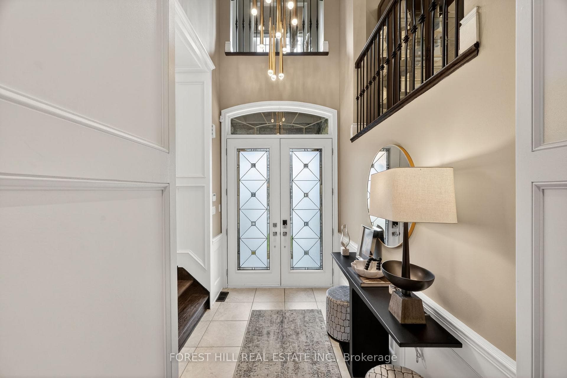 111 Vines Place photo 2