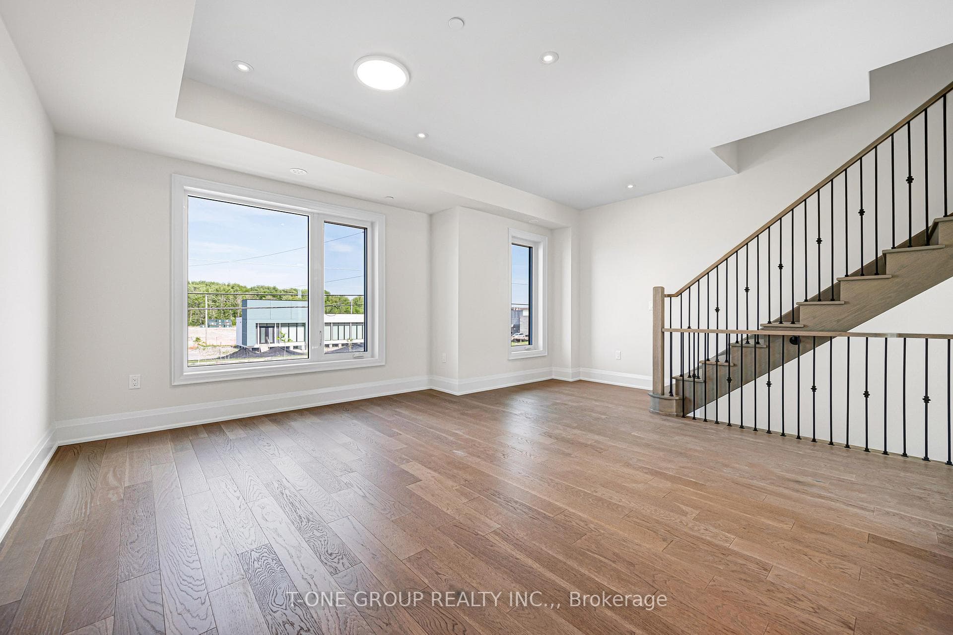 106 Grimsby Lane photo 31