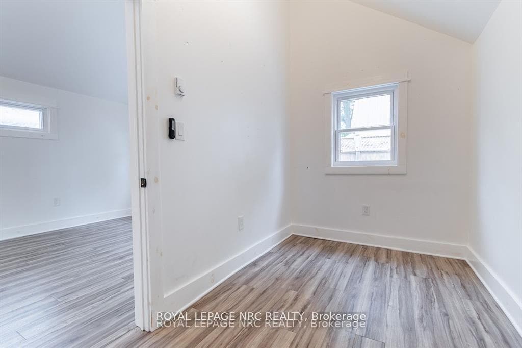 387 Elmwood Avenue photo 23