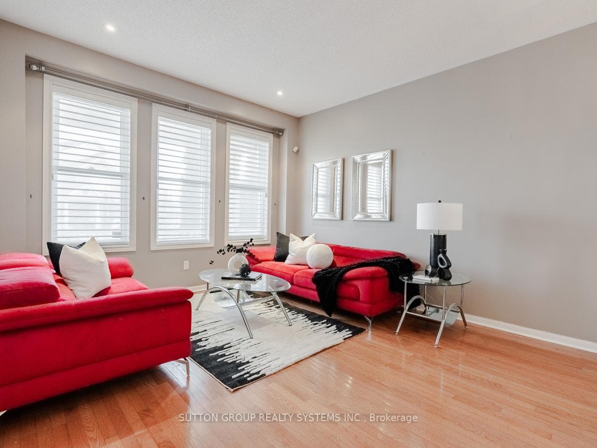1607 Arthurs Way photo 7