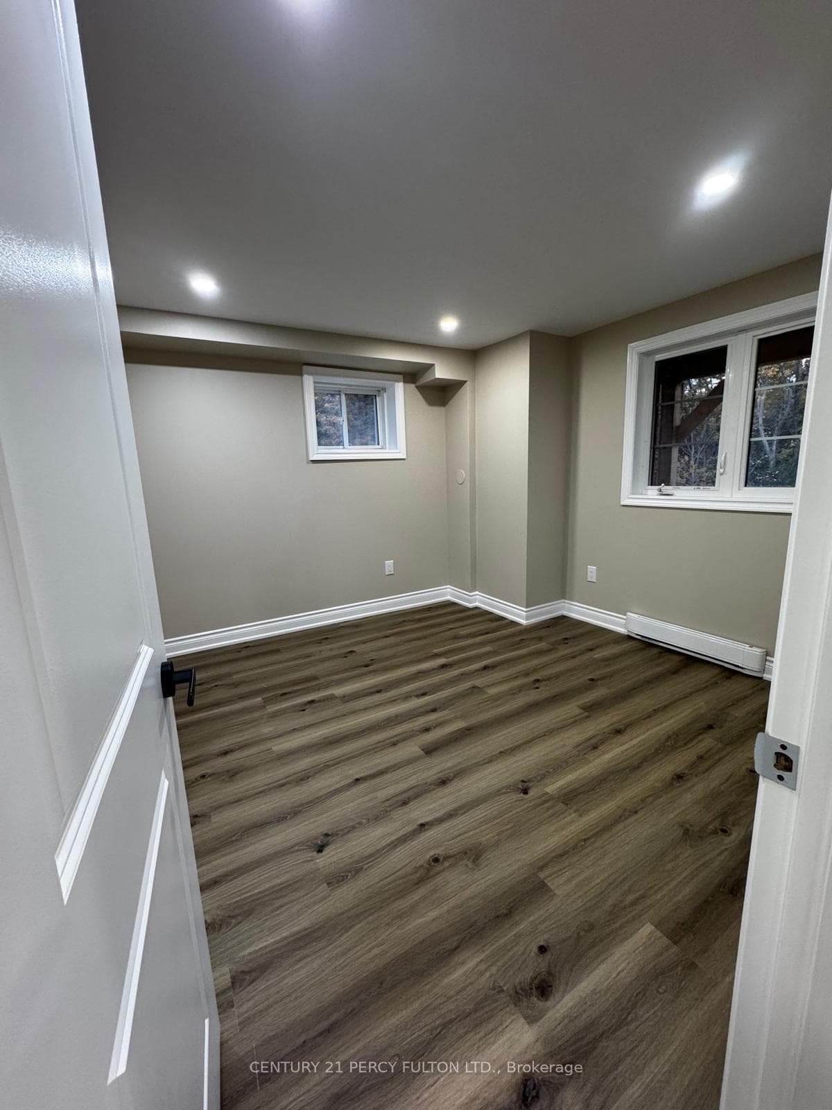 1438 Mockingbird Square Unit Bsmt photo 4