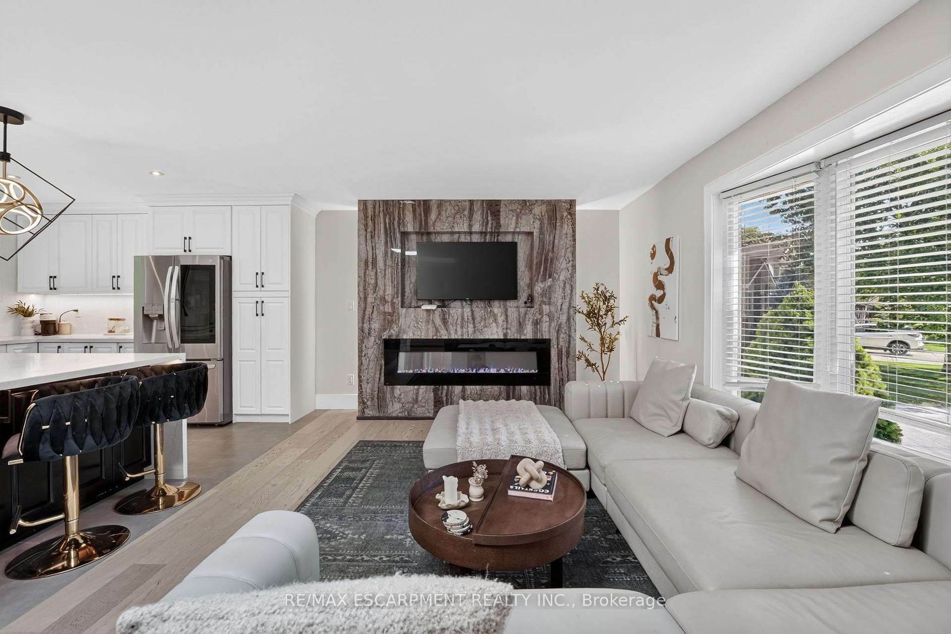 9 Leslie Drive photo 9