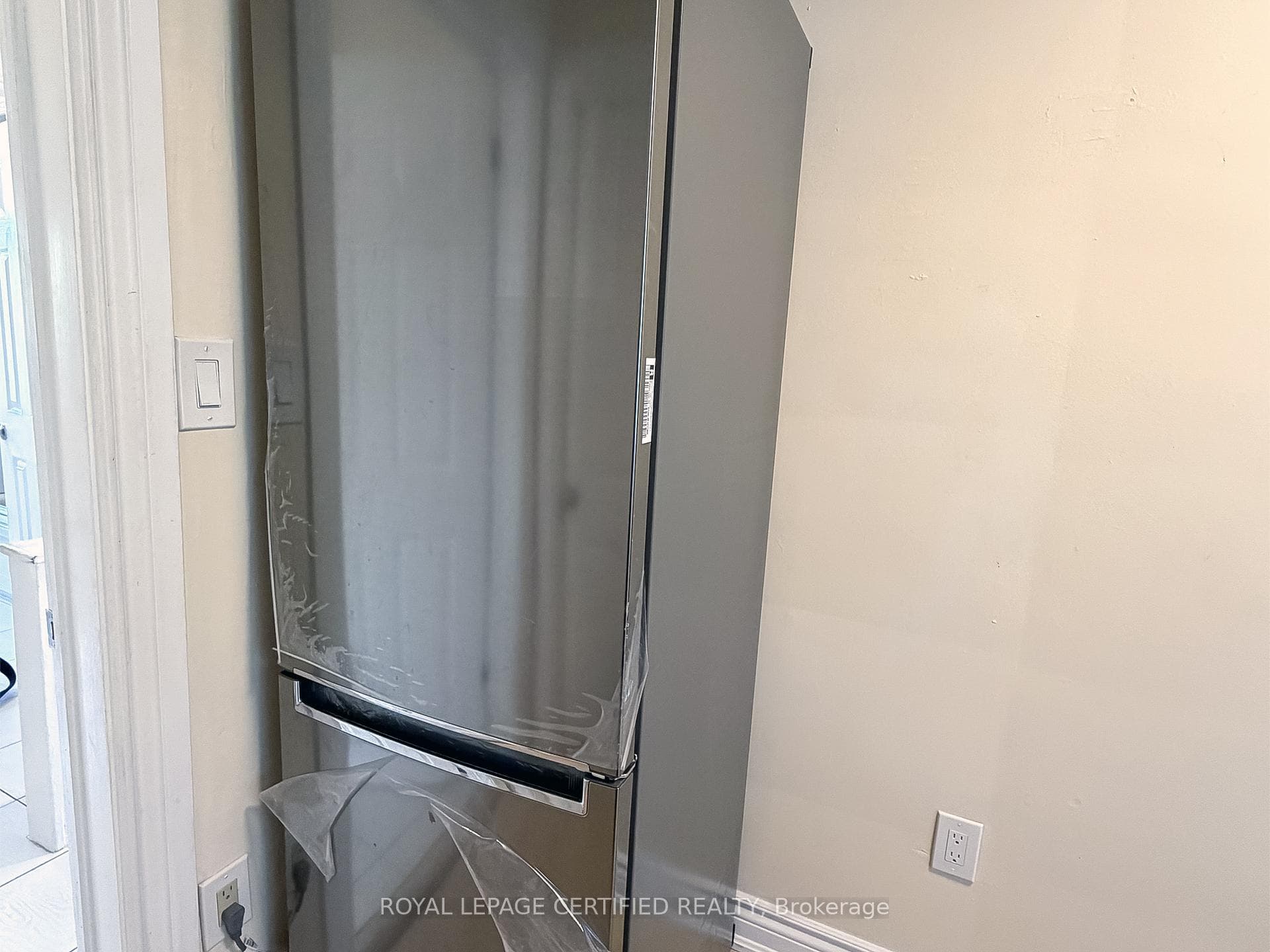 148 Belgravia Avenue Unit Upper photo 11
