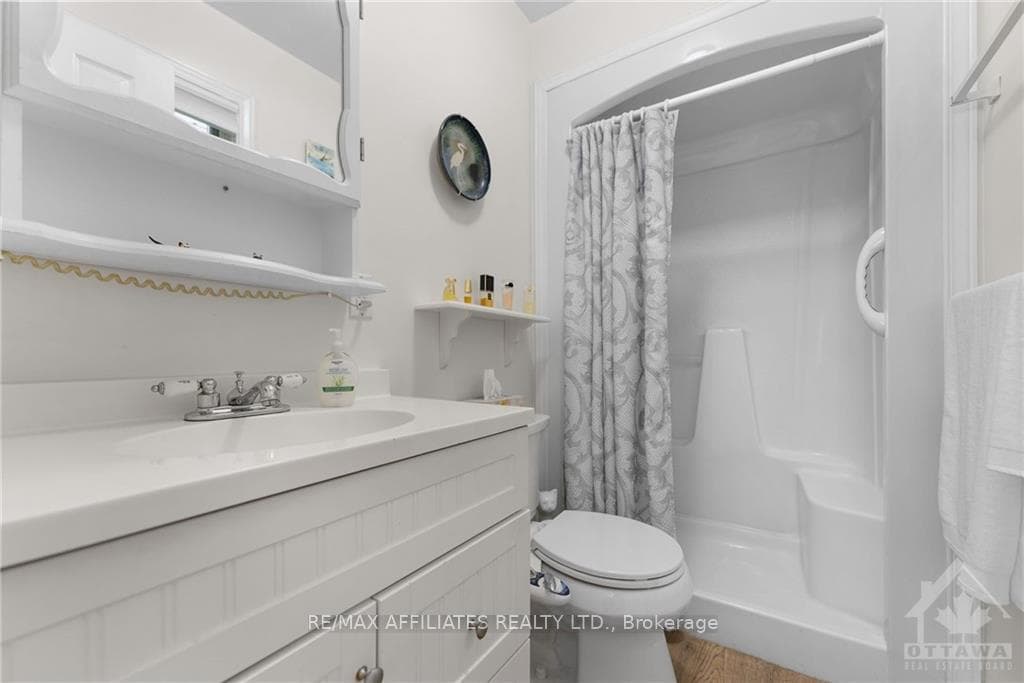 112 COLBORNE Street photo 21