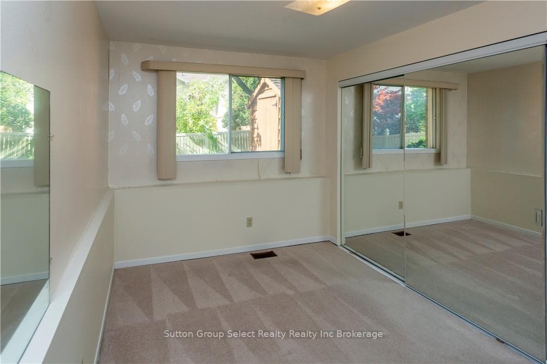 511 Ferndale Court photo 21