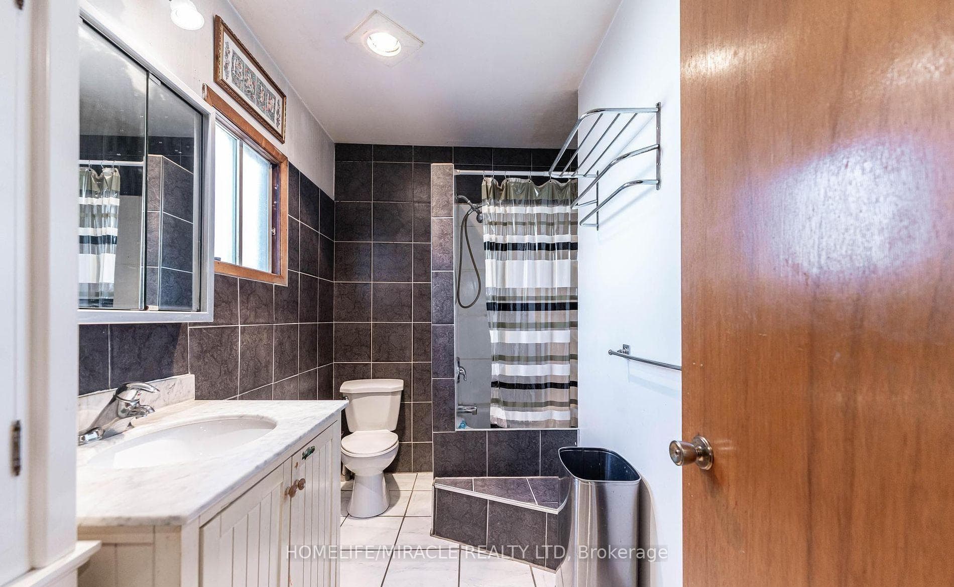 49 Facer Street photo 12