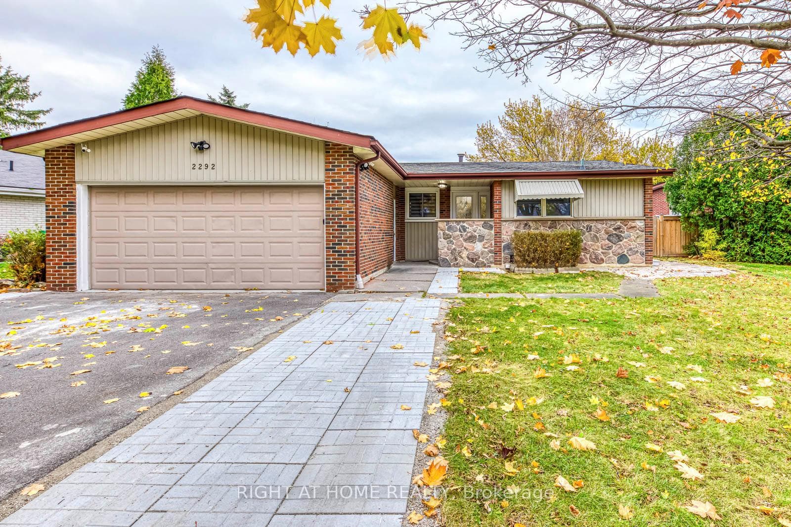 2292 Belfast Crescent photo 3